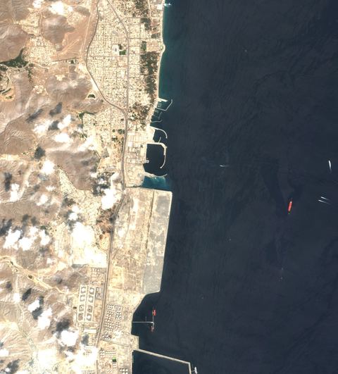 Sentinel-2 crop of Fujairah anchorage at 25.25°N 56.38°E, captured 29 Sept 2026